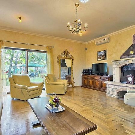 Holiday Home Sarita Šišan Екстериор снимка