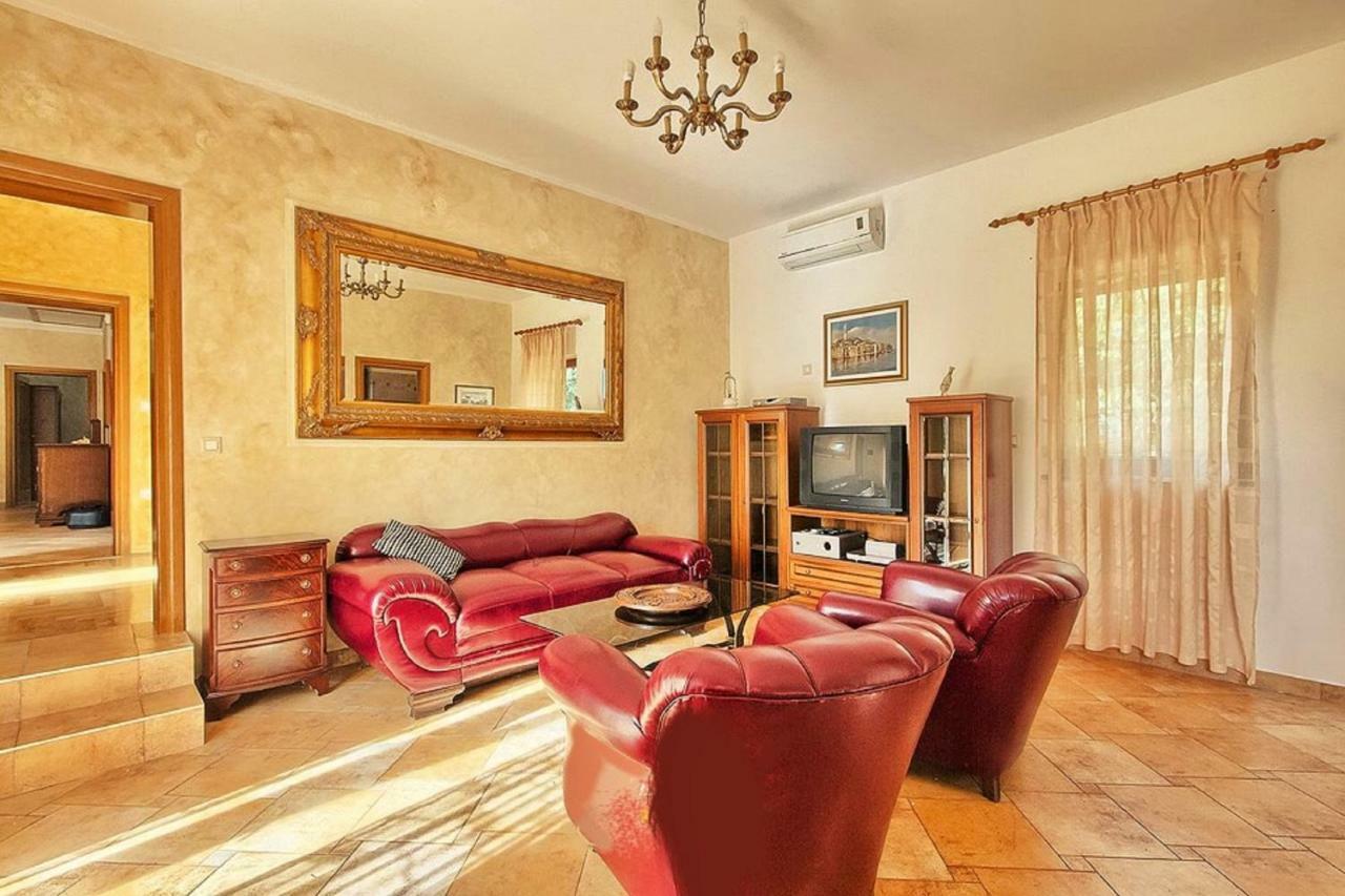 Holiday Home Sarita Šišan Екстериор снимка