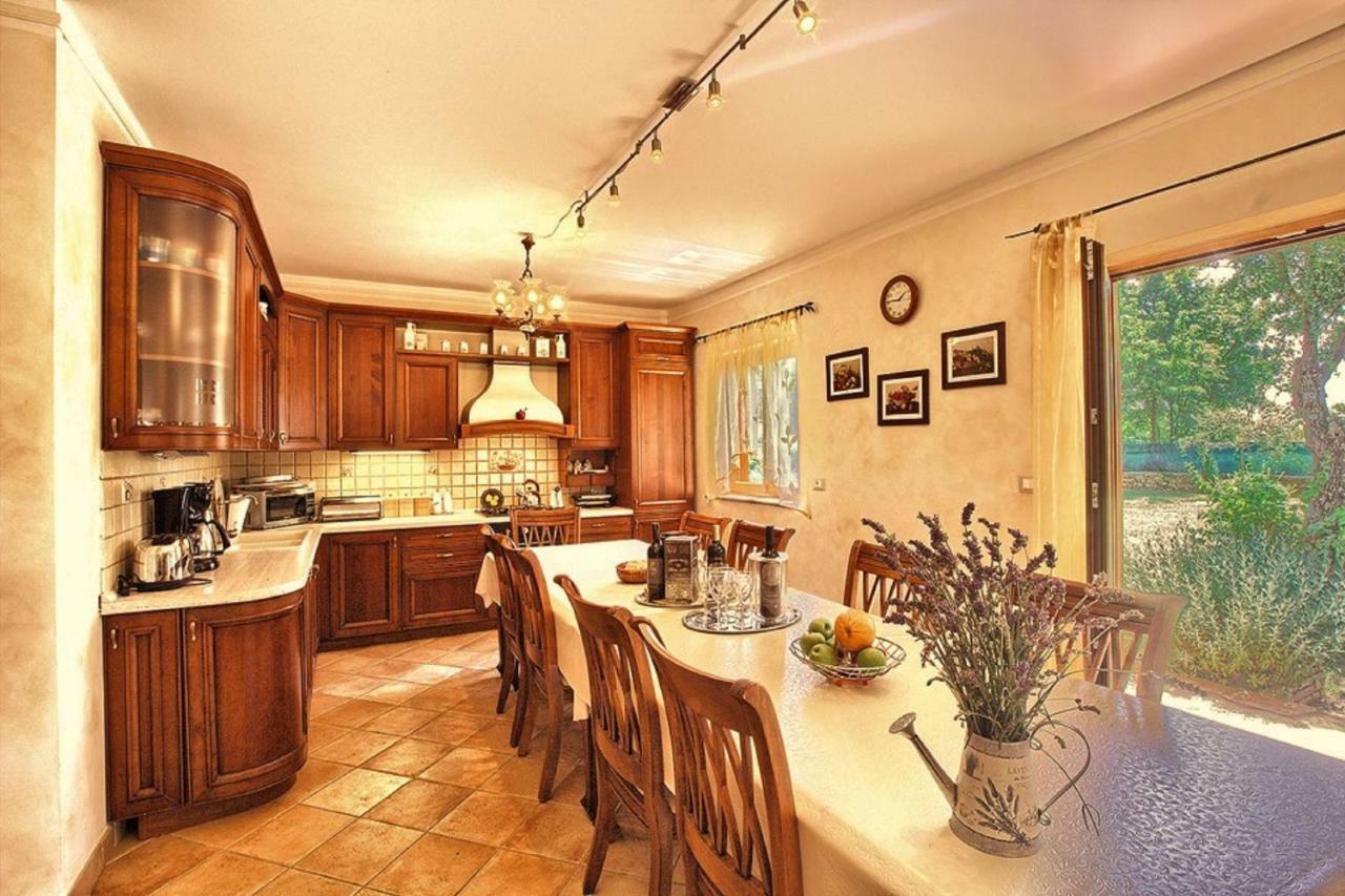 Holiday Home Sarita Šišan Екстериор снимка