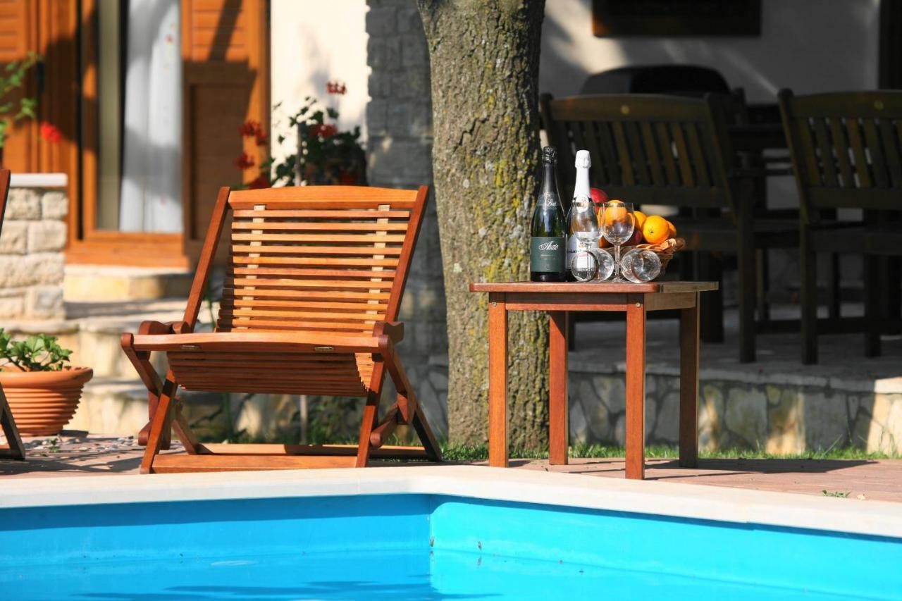 Holiday Home Sarita Šišan Екстериор снимка