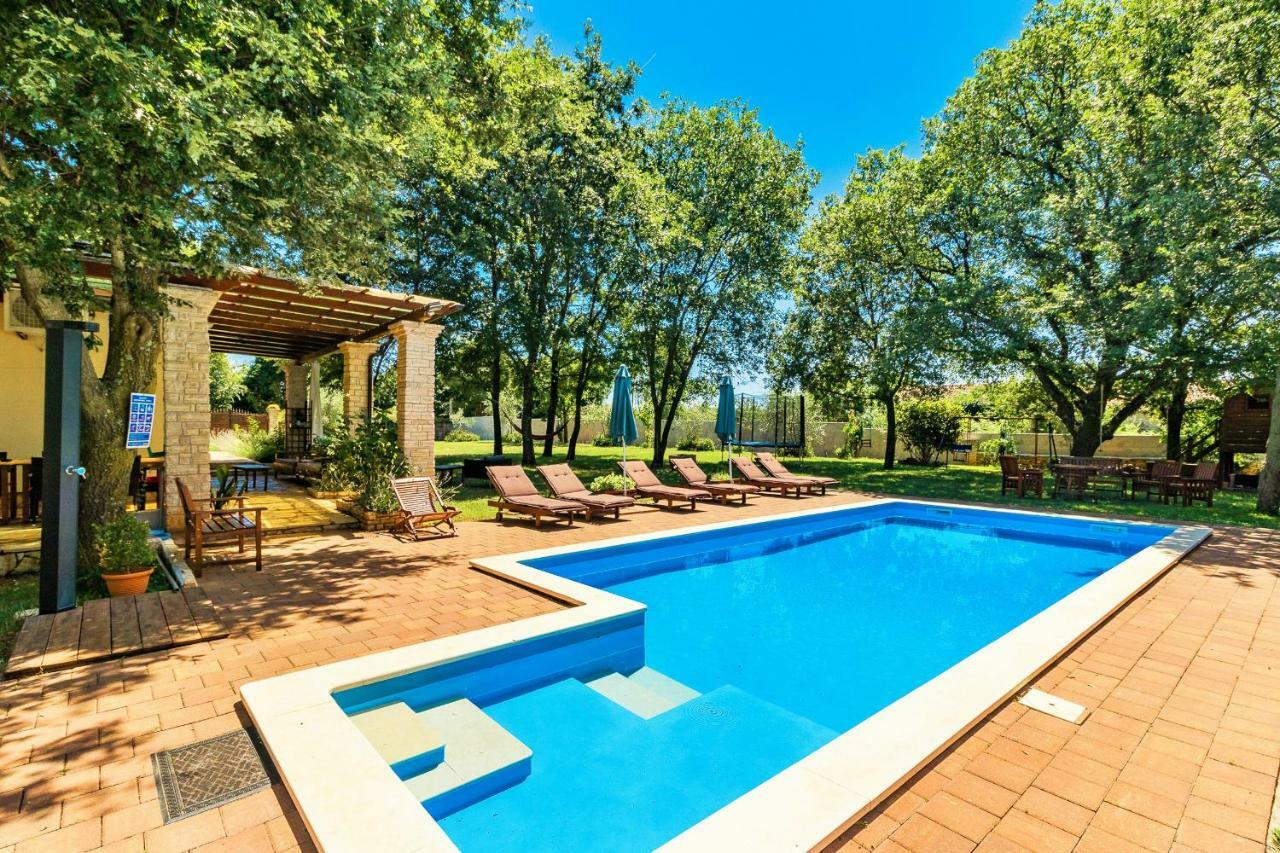 Holiday Home Sarita Šišan Екстериор снимка