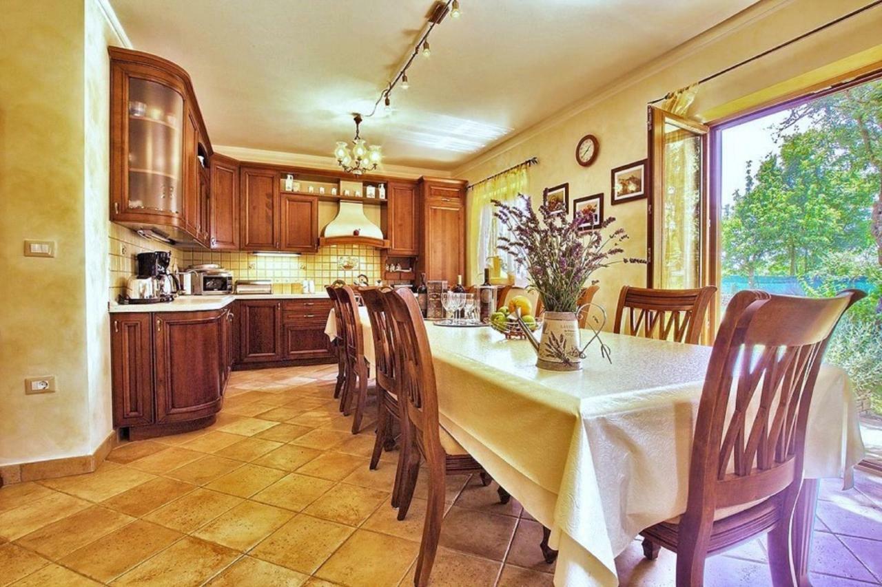 Holiday Home Sarita Šišan Екстериор снимка