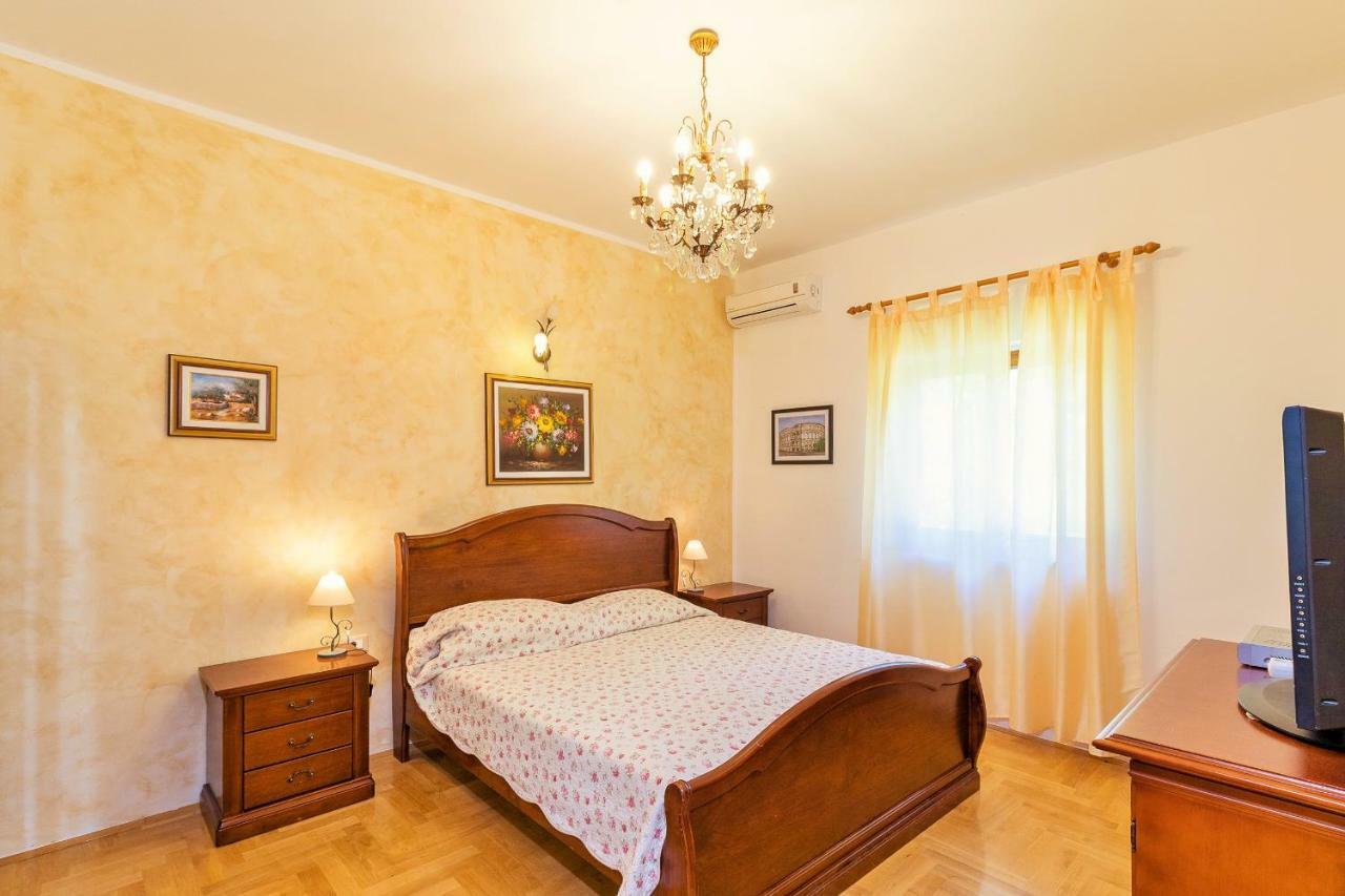 Holiday Home Sarita Šišan Екстериор снимка