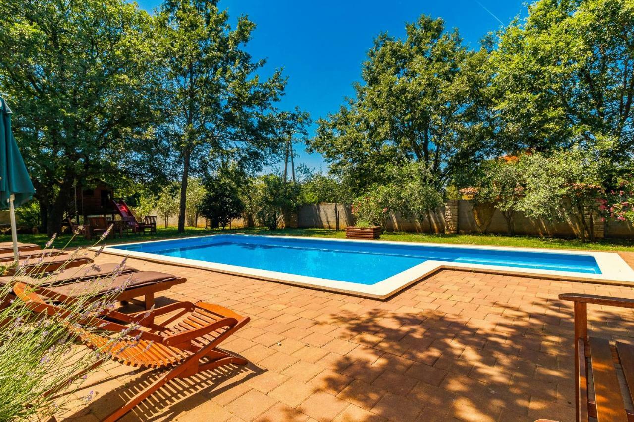 Holiday Home Sarita Šišan Екстериор снимка