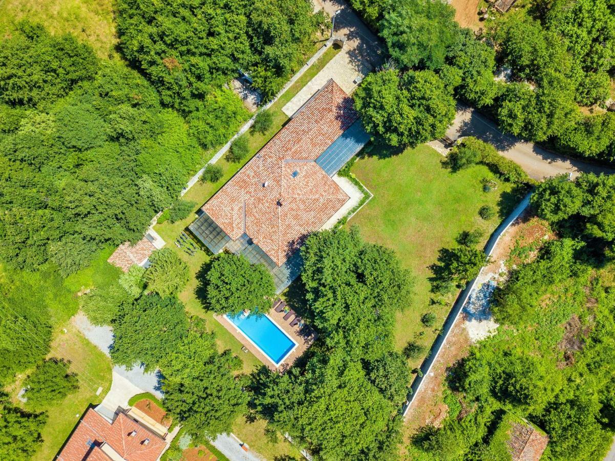 Holiday Home Sarita Šišan Екстериор снимка