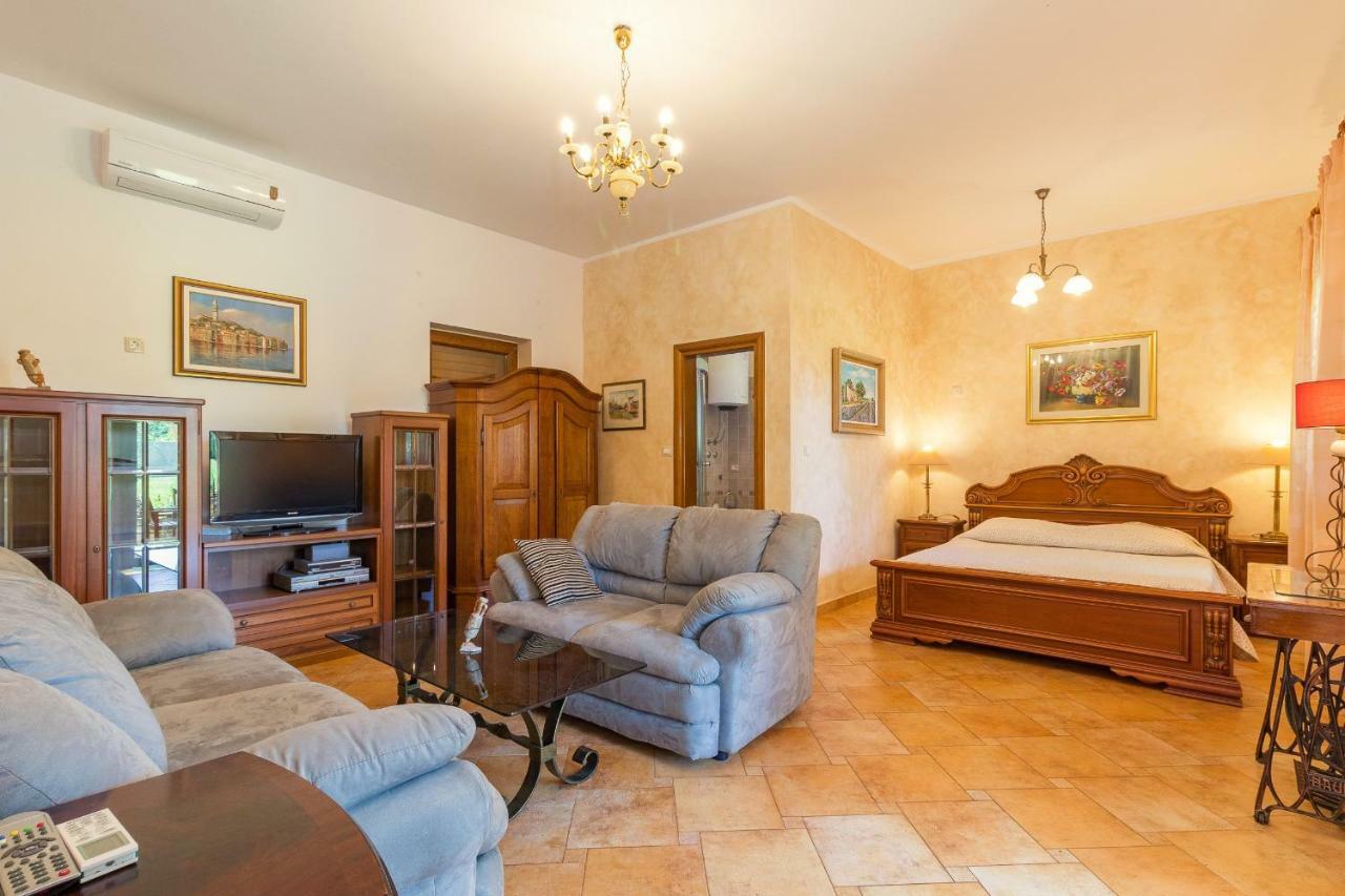 Holiday Home Sarita Šišan Екстериор снимка