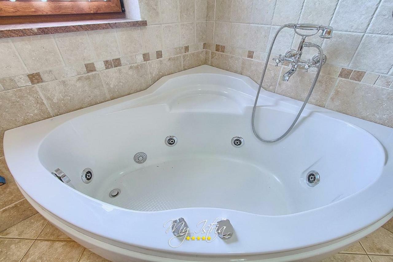 Holiday Home Sarita Šišan Екстериор снимка